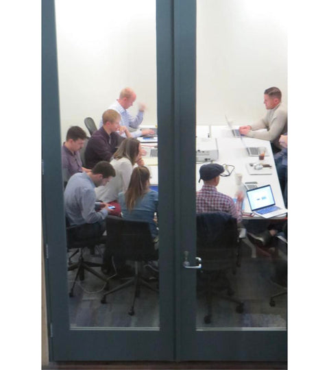 Let The Meeting Begin - Scale 1:1 Workstaions
